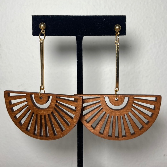 Boho Wood Fan Long with Gold Color Earring NEW! - Picture 2 of 4
